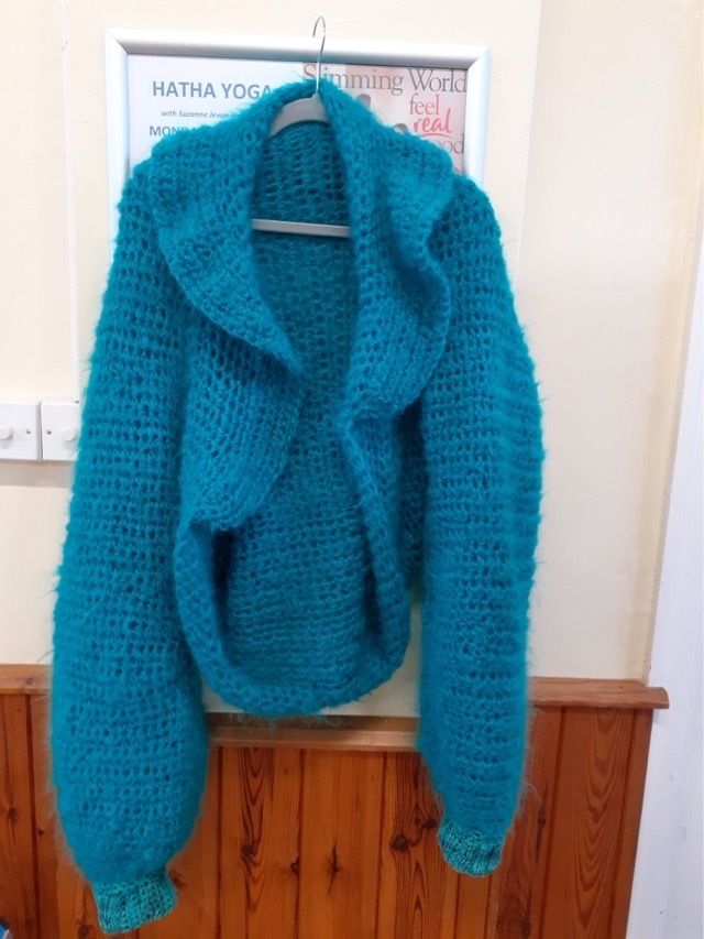 a smart knitted jacket, completed by Dexi